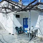 The Grandfather's Landsted Himarë