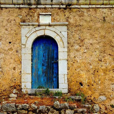 The Grandfather's Country house